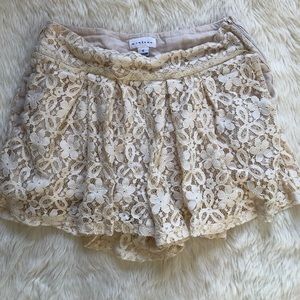 Women’s 💗 Monteau 💗 lace shorts size small